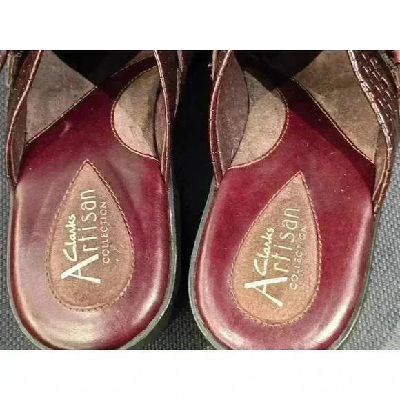 Women's Clarks Artisan‎ Clogs Size 7 Burgundy - Picture 4 of 11